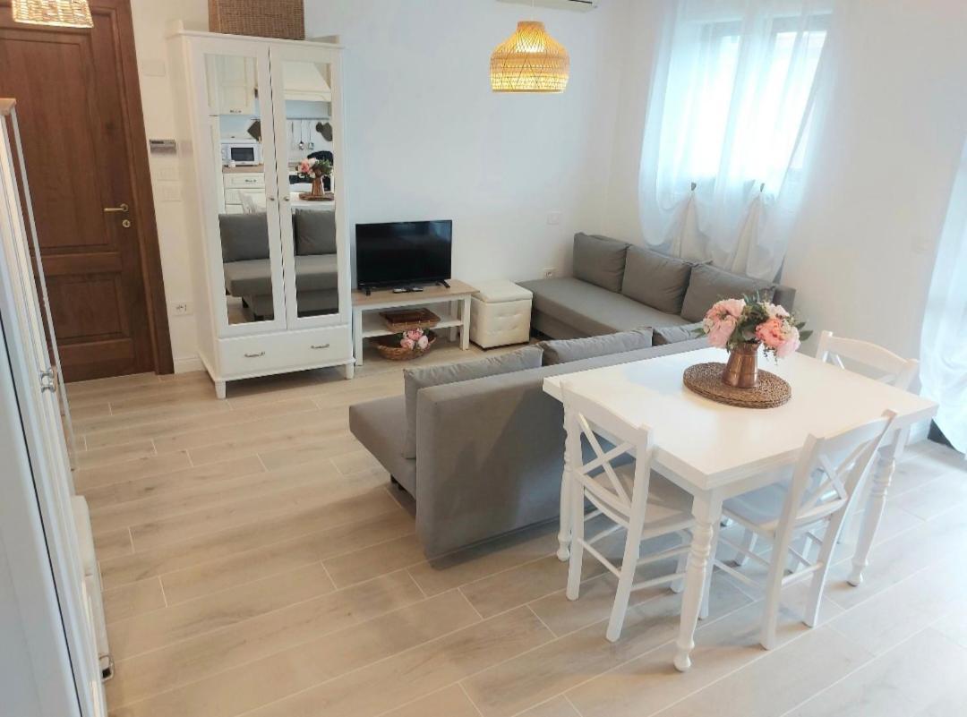 Incantevole Appartamento Monolocale Alba 2 Zimmer foto